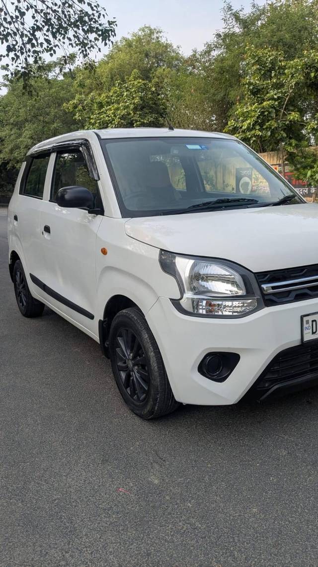 https://images10.gaadi.com/usedcar_image/4633812/original/processed_e8398bebb29ee80e58f7e74be0ac7bec.jpg?imwidth=6400
