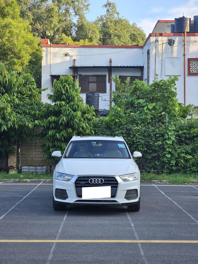 https://images10.gaadi.com/usedcar_image/4633857/original/processed_78e4eb9b2dc15058ff2c2d0b494e2c9d.jpg?imwidth=6400