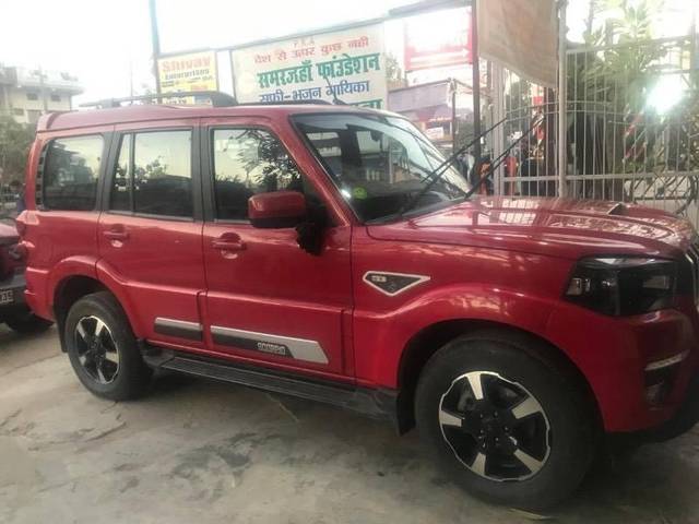 https://images10.gaadi.com/usedcar_image/4633877/original/processed_1d2c5e00-83db-4e55-bd4e-2724c3042d6f.jpeg?imwidth=6400