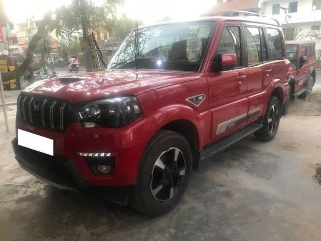 https://images10.gaadi.com/usedcar_image/4633877/original/processed_5c3ee7d6-478f-4a51-ba1a-a03863292a26.jpeg?imwidth=6401
