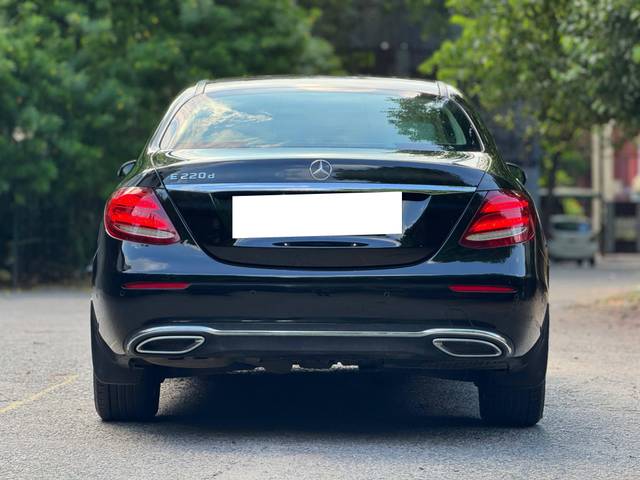 https://images10.gaadi.com/usedcar_image/4633888/original/processed_a61e5caa2428c68a0982c04a0f956d09.jpg?imwidth=6401