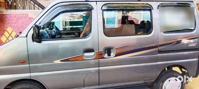 https://images10.gaadi.com/usedcar_image/4633891/original/processed_fdb90d94-4c81-497e-8cc8-4195541da4a8.jpg?imwidth=6402