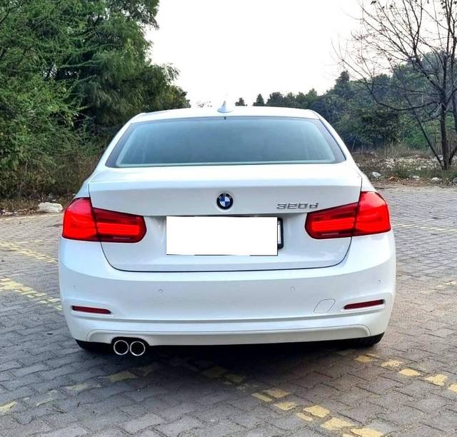 https://images10.gaadi.com/usedcar_image/4633894/original/processed_e9c74f8138400305c04f8cf0739c3747.jpg?imwidth=6402