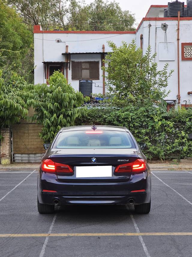 https://images10.gaadi.com/usedcar_image/4633895/original/processed_2b25c464c5a9ea27be2f0d6036437bfb.jpg?imwidth=6401