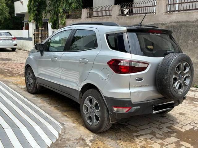 https://images10.gaadi.com/usedcar_image/4633900/original/processed_a358b509-0b88-4469-8a0a-a314bca23d16.jpg?imwidth=6402