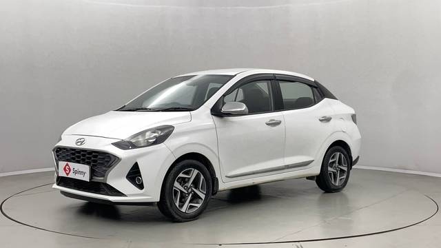 https://images10.gaadi.com/usedcar_image/4633916/original/a06d56af24834ac0c278be9e46a92bad.JPG?imwidth=6400