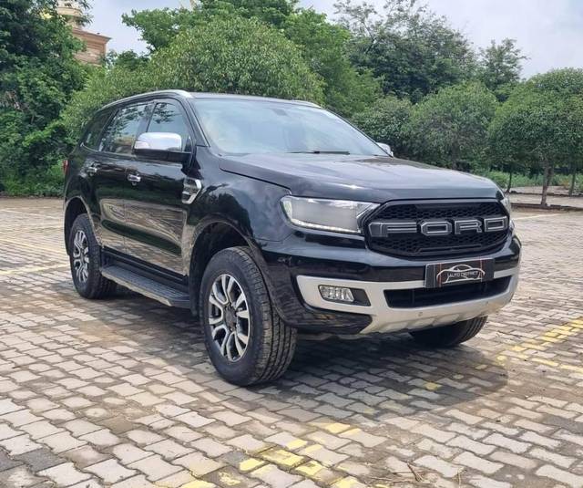 https://images10.gaadi.com/usedcar_image/4633917/original/processed_c2e626b3a7f476bbe4cef9cefe35619c.jpg?imwidth=6400