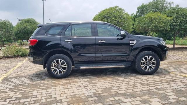 https://images10.gaadi.com/usedcar_image/4633917/original/processed_c7e2a192fdf099e56c101352b58bb42f.jpg?imwidth=6401