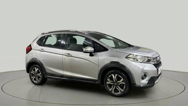 https://images10.gaadi.com/usedcar_image/4633921/original/9c382ece9b8f5b955195302266688927.jpg?imwidth=6400
