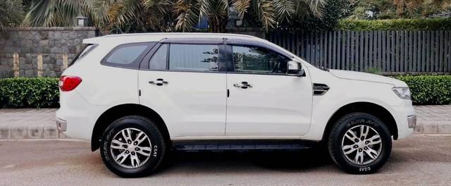 https://images10.gaadi.com/usedcar_image/4633931/original/processed_a5af996094411b250805d836f07b9ee9.jpg?imwidth=6401