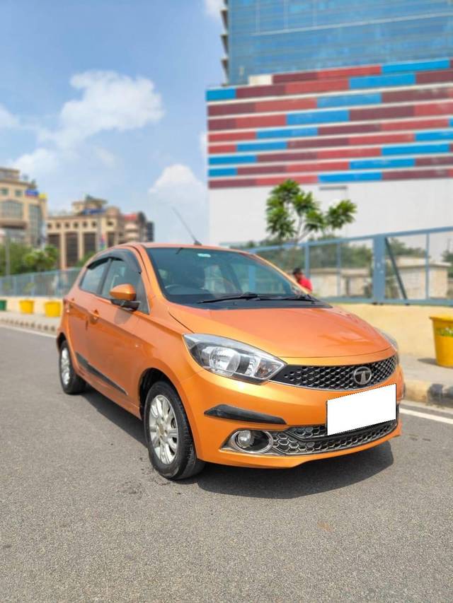 https://images10.gaadi.com/usedcar_image/4633932/original/processed_ee9b3f25eaf81cf48d465400353396b4.jpg?imwidth=6400