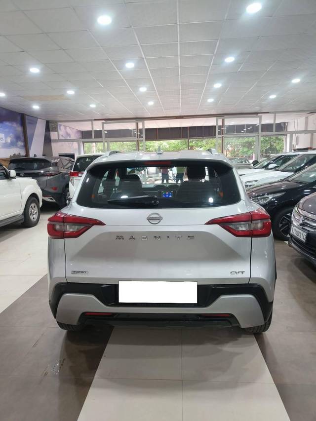 https://images10.gaadi.com/usedcar_image/4633937/original/processed_57aa9356715c0cf813013af95c93c6e0.jpg?imwidth=6401