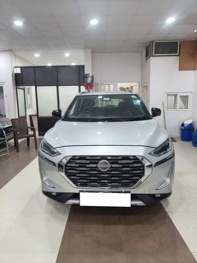 https://images10.gaadi.com/usedcar_image/4633937/original/processed_74ad6fec448fa26b8cebe9cf3ec8ea26.jpg?imwidth=6402