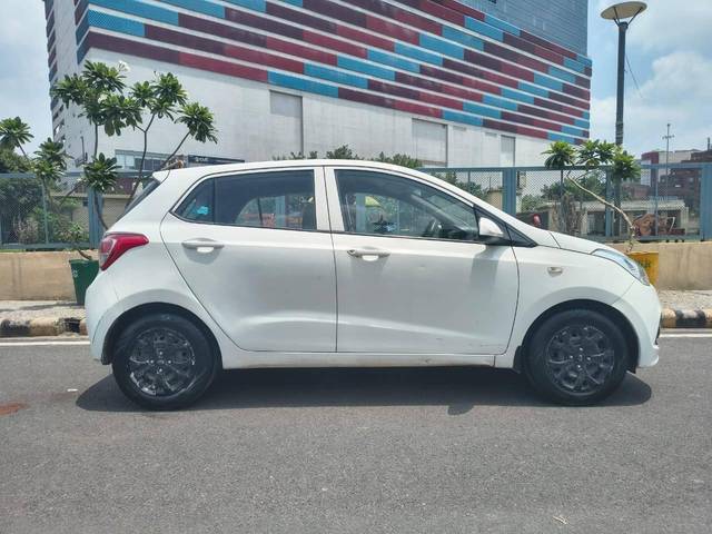 https://images10.gaadi.com/usedcar_image/4633971/original/processed_3ae59c30efd366aed10284ad2de35edb.jpg?imwidth=6401