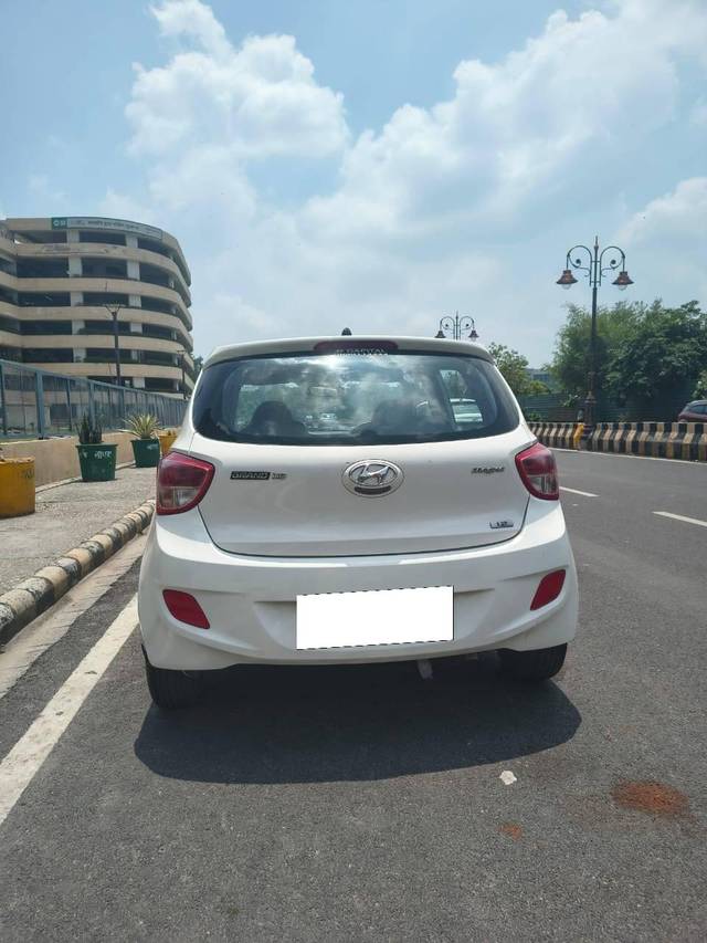 https://images10.gaadi.com/usedcar_image/4633971/original/processed_84fcb4ad8b1c447f791eac04439fb7b8.jpg?imwidth=6402