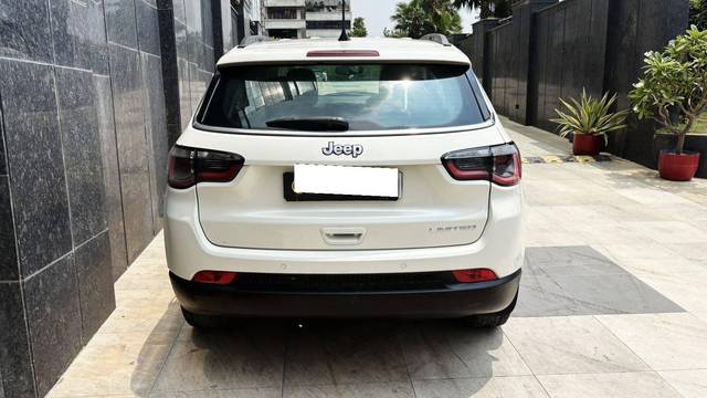 https://images10.gaadi.com/usedcar_image/4633981/original/processed_085b28f0c73e1fe5a56ee51a108093ba.jpg?imwidth=6402