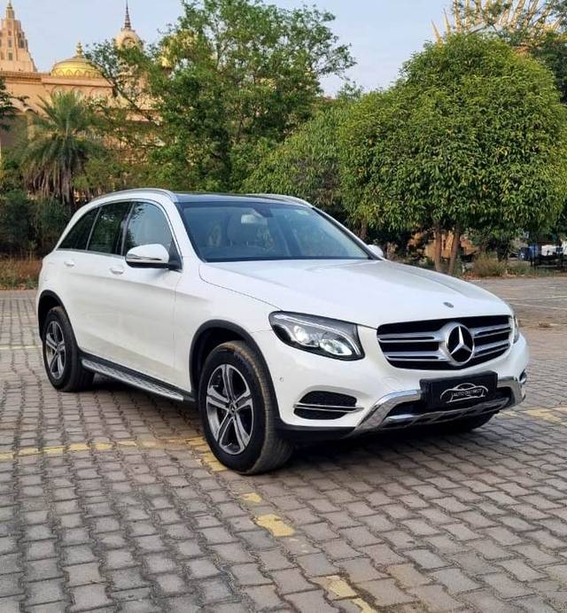 https://images10.gaadi.com/usedcar_image/4633988/original/6095e85b4d8e6d8b18e4110f85401101.jpg?imwidth=6400