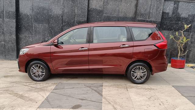 https://images10.gaadi.com/usedcar_image/4634029/original/d1a34458ba1cf9f9f9efda900b1c9f32.jpg?imwidth=6401