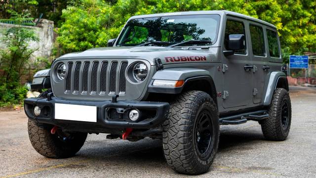 https://images10.gaadi.com/usedcar_image/4634030/original/processed_e03fd153a5d6bf77bdfe0f2458ba8dea.jpg?imwidth=6402
