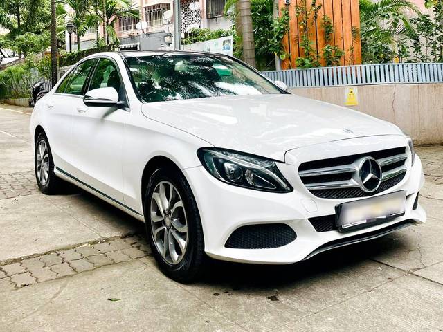 https://images10.gaadi.com/usedcar_image/4634032/original/processed_d176ab72-5768-424c-8d33-4eb946f2400a.jpg?imwidth=6400