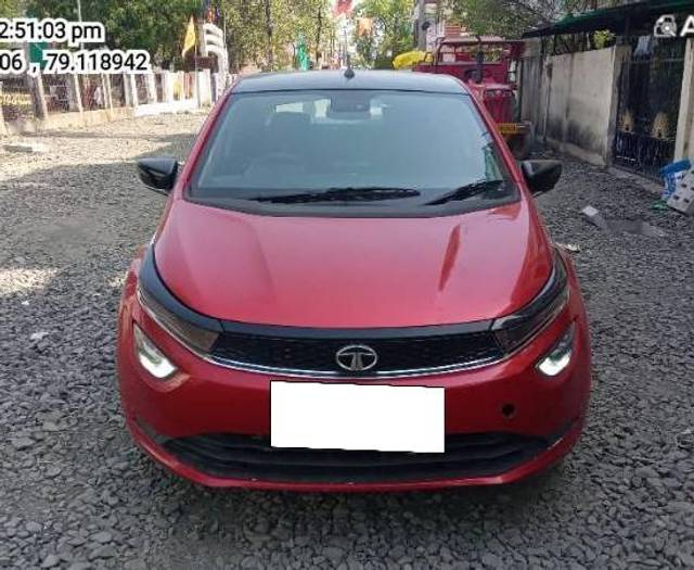 https://images10.gaadi.com/usedcar_image/4634033/original/processed_5daa57bc-d713-4bd0-91f4-14df4cdc0c3a.jpg?imwidth=6400