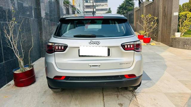 https://images10.gaadi.com/usedcar_image/4634038/original/processed_21f41c575305ab683943225bb64dfe30.jpg?imwidth=6402