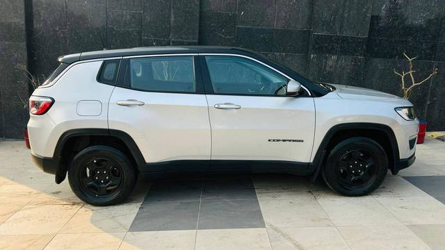 https://images10.gaadi.com/usedcar_image/4634038/original/processed_f852d52d4ae56704a2b92301ce386190.jpg?imwidth=6401