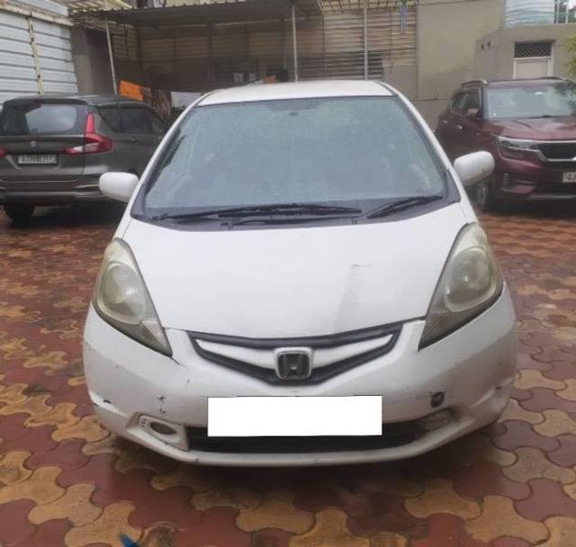https://images10.gaadi.com/usedcar_image/4634039/original/processed_359f867a-7a8f-4a21-b55a-cc9111468d4b.jpeg?imwidth=6400