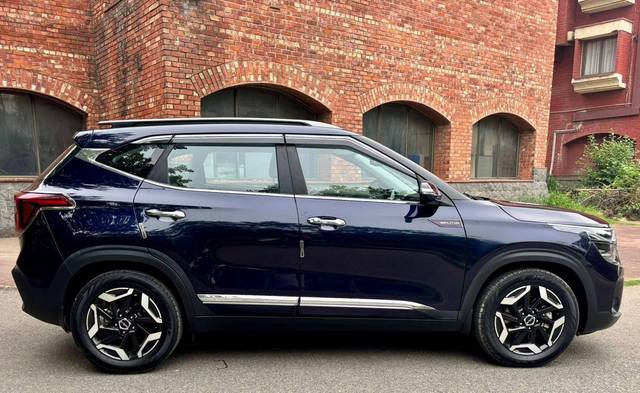 https://images10.gaadi.com/usedcar_image/4634043/original/processed_290859a81b5d2c67dcbc225950a349d0.jpg?imwidth=6401