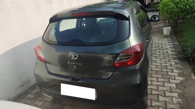https://images10.gaadi.com/usedcar_image/4634045/original/processed_967dbe49-1153-4adc-8af0-f28aaaeb7788.jpeg?imwidth=6402
