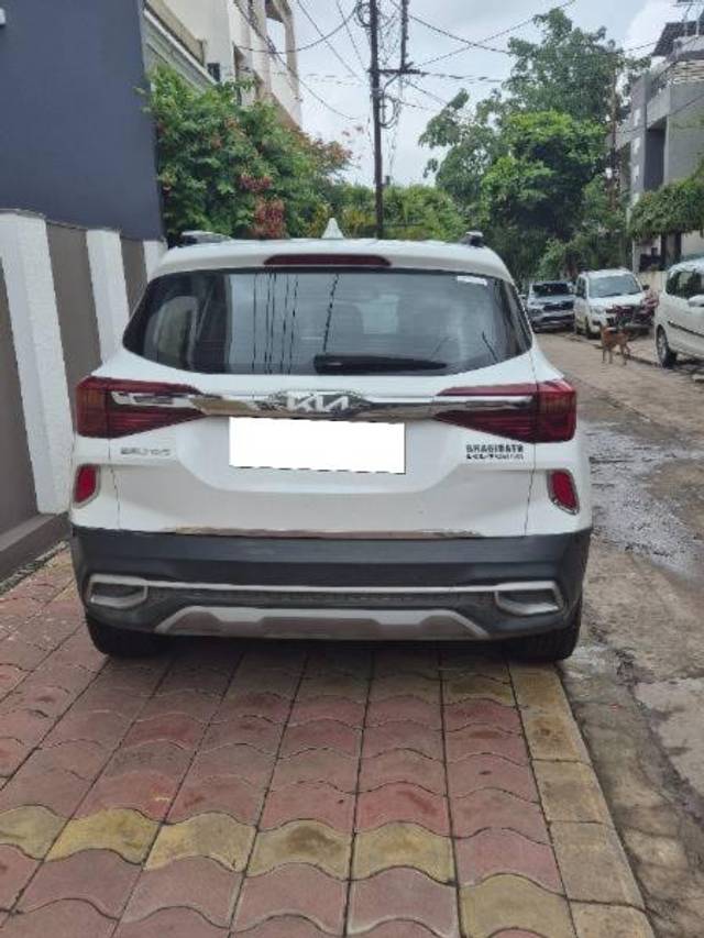 https://images10.gaadi.com/usedcar_image/4634049/original/processed_7b307ea4-344b-4e59-98e9-93856d0fef04.jpg?imwidth=6401