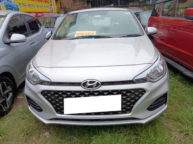 https://images10.gaadi.com/usedcar_image/4634050/original/processed_6719f07ae4ee8c5a2bd285135dbb7b62.jpg?imwidth=6400