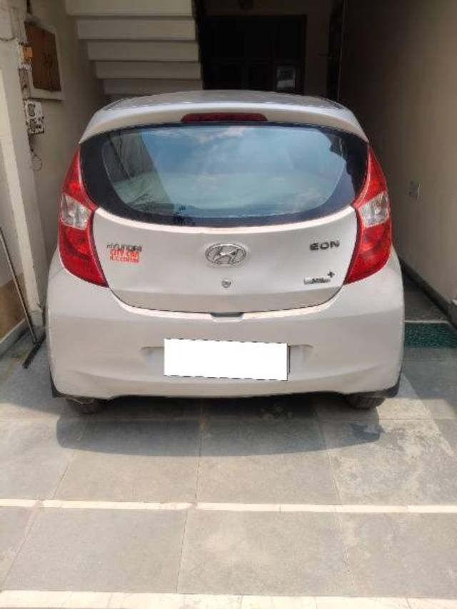 https://images10.gaadi.com/usedcar_image/4634052/original/processed_acd00803-51f1-4eeb-ad6a-c5863f959599.jpg?imwidth=6401