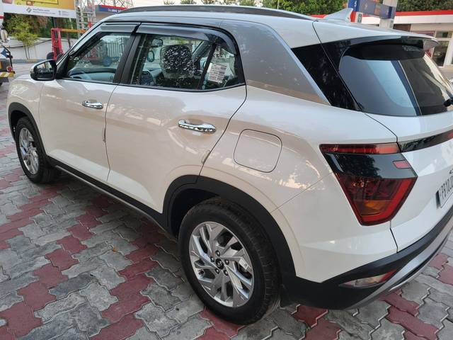 https://images10.gaadi.com/usedcar_image/4634064/original/processed_f625389fc707e1da535fe7d5a2e063d8.jpg?imwidth=6402