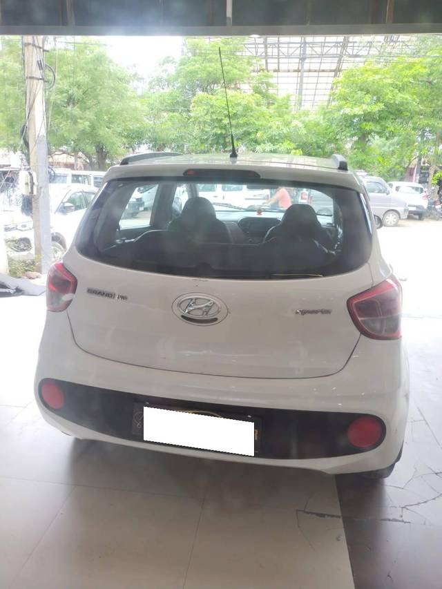https://images10.gaadi.com/usedcar_image/4634065/original/processed_726b82afbca5f2c565424776d7190d23.jpg?imwidth=6401