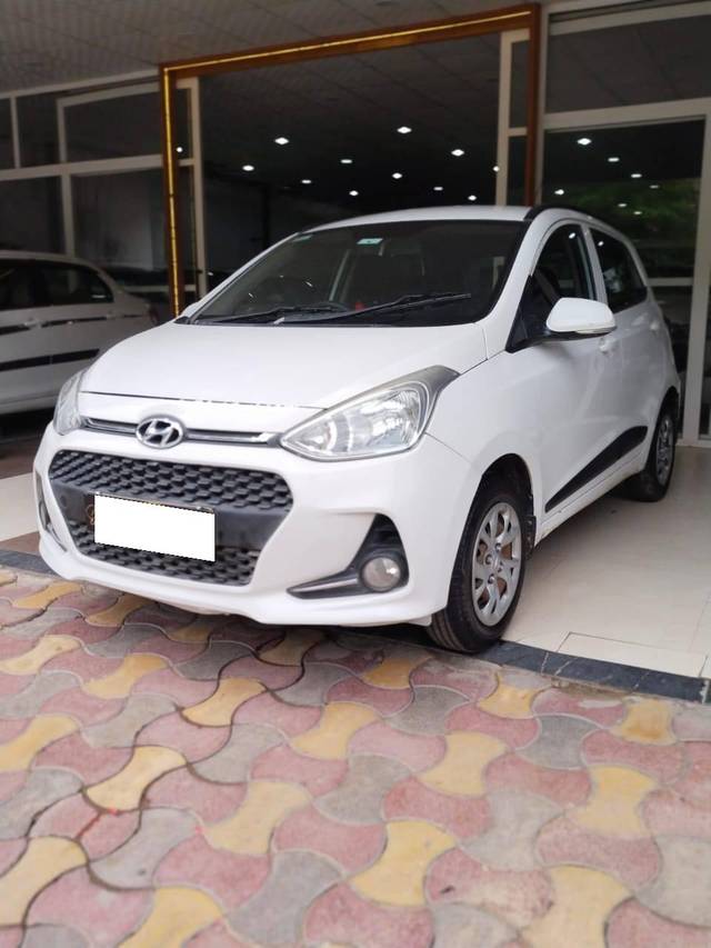 https://images10.gaadi.com/usedcar_image/4634065/original/processed_e1044eb0b5e735752cfa30e7405a5757.jpg?imwidth=6400