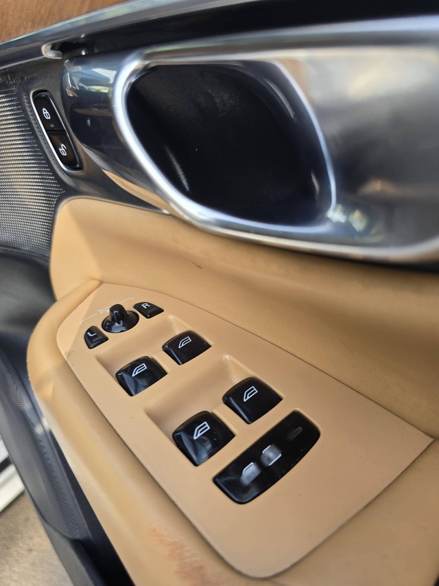 Second-hand 2017 Volvo XC90 D5 R-Design for sale in Chandigarh-7