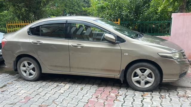 https://images10.gaadi.com/usedcar_image/4634101/original/3aa2c181-0424-4cb2-a3b5-3975a503117d.jpg?imwidth=6400