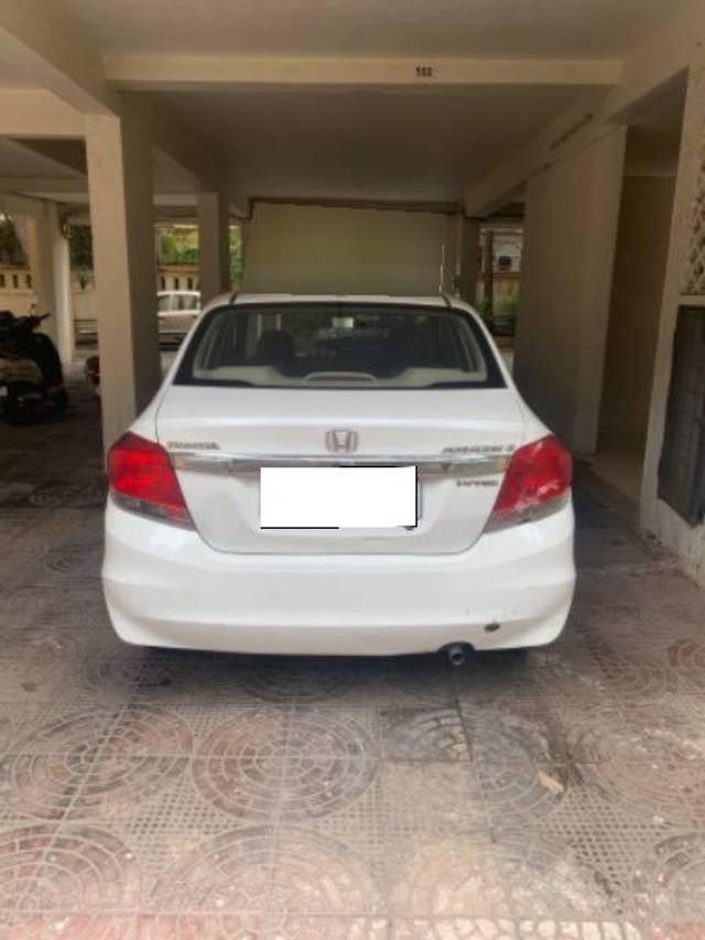 https://images10.gaadi.com/usedcar_image/4634125/original/processed_196606d4-d9e0-4cc9-9784-96902c088d8e.jpg?imwidth=6402
