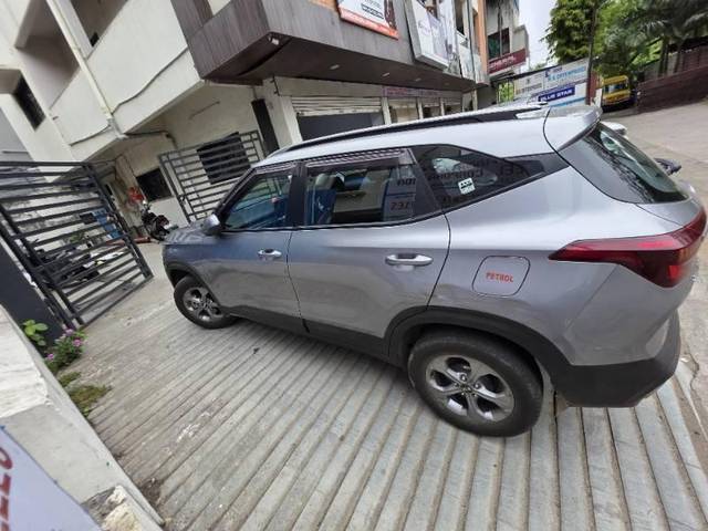 https://images10.gaadi.com/usedcar_image/4634140/original/processed_9a24b69a-c13a-446f-ae12-15923caeba4d.jpeg?imwidth=6402