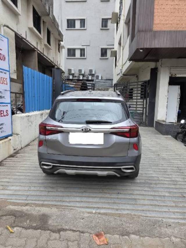 https://images10.gaadi.com/usedcar_image/4634140/original/processed_ad969d51-23d8-4d66-ad5d-93753542c624.jpeg?imwidth=6401