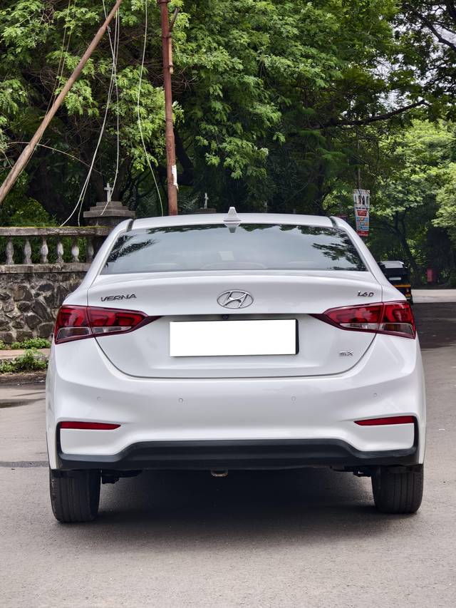 https://images10.gaadi.com/usedcar_image/4634146/original/processed_1a0eb723796bc9fdc9e0ee1fccabf9bd.jpg?imwidth=6402