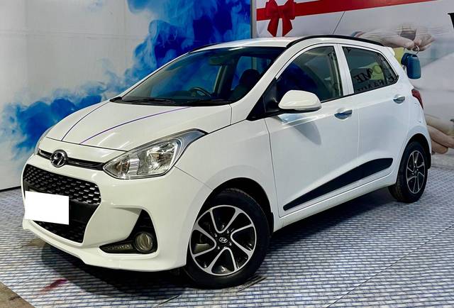https://images10.gaadi.com/usedcar_image/4634171/original/processed_b5486a949a4cf306f5ea120d4278a767.jpg?imwidth=6400