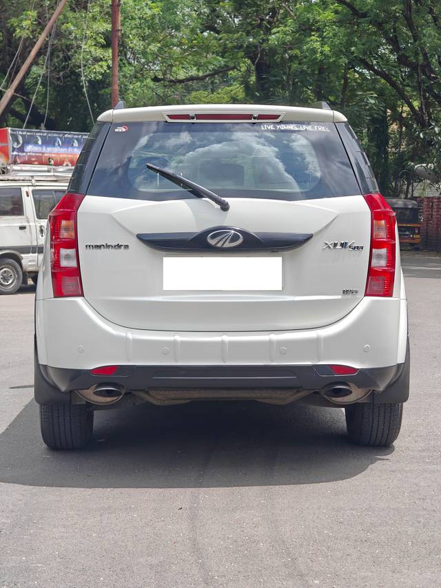 https://images10.gaadi.com/usedcar_image/4634173/original/processed_6e1442246eca7cf21f91b53c098af5e4.jpg?imwidth=6402