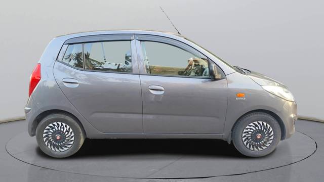https://images10.gaadi.com/usedcar_image/4634200/original/processed_6eeba0fd07a69e3885b40b3cfb554306.jpg?imwidth=6401