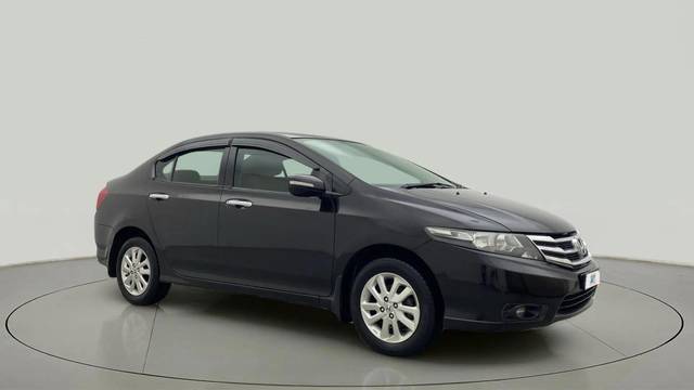 https://images10.gaadi.com/usedcar_image/4634208/original/df456037d739297591ac67b79b6fd28c.jpg?imwidth=6400