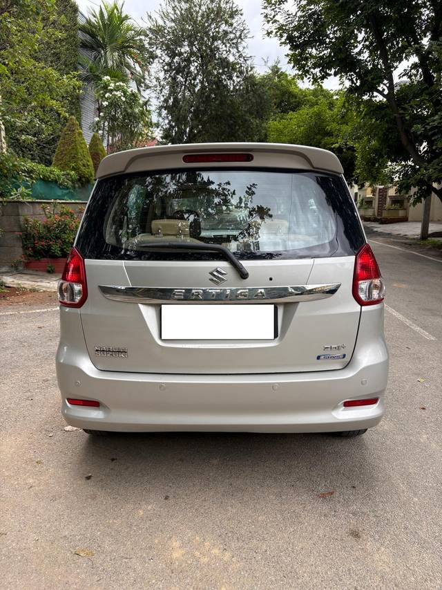 https://images10.gaadi.com/usedcar_image/4634209/original/processed_cfb4d430721dcdd55603759083ee9437.jpg?imwidth=6401