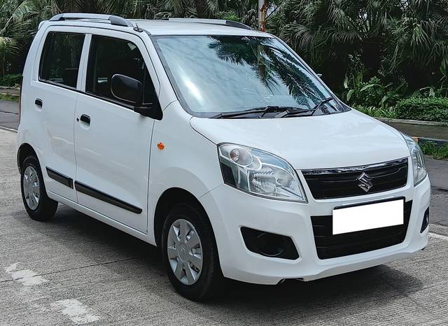 https://images10.gaadi.com/usedcar_image/4634214/original/processed_ade8c87a76fb334d7343e3eaf9d3e789.jpg?imwidth=6400