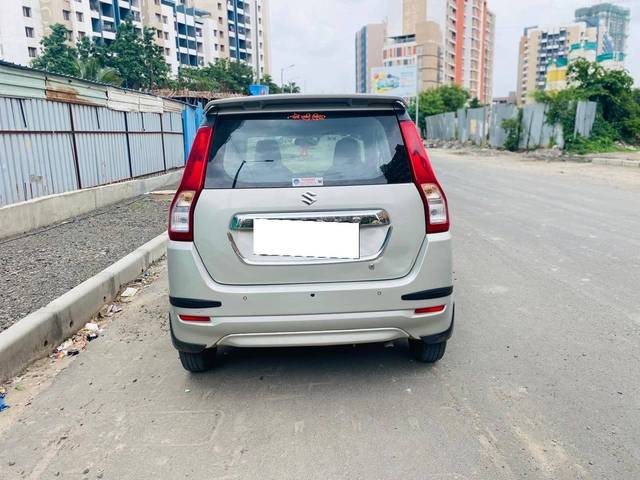 https://images10.gaadi.com/usedcar_image/4634218/original/processed_50126e31-a3c6-49fb-a322-edfa1292fba4.jpg?imwidth=6402