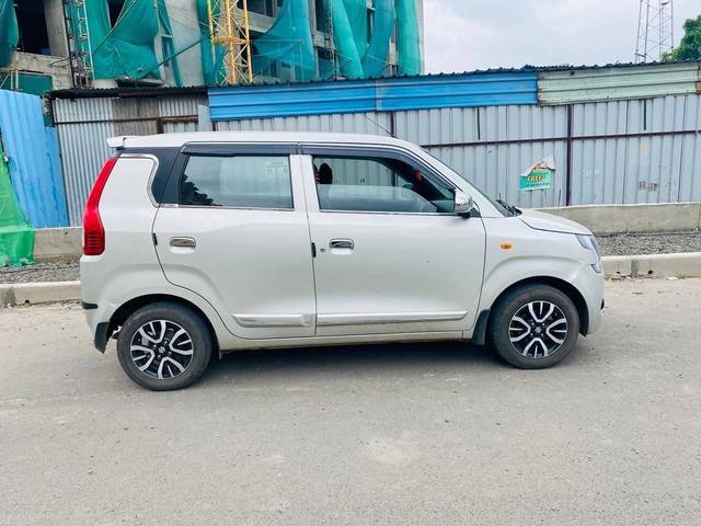 https://images10.gaadi.com/usedcar_image/4634218/original/processed_b49f8561-85b9-463d-a5b8-9ee58926d330.jpg?imwidth=6401